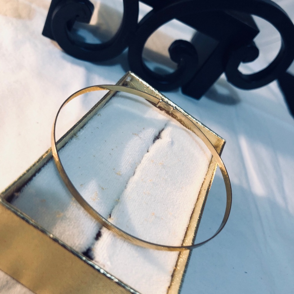 14k Gold Tone Women’s Hinge Bangle Bracelet - Picture 10 of 14